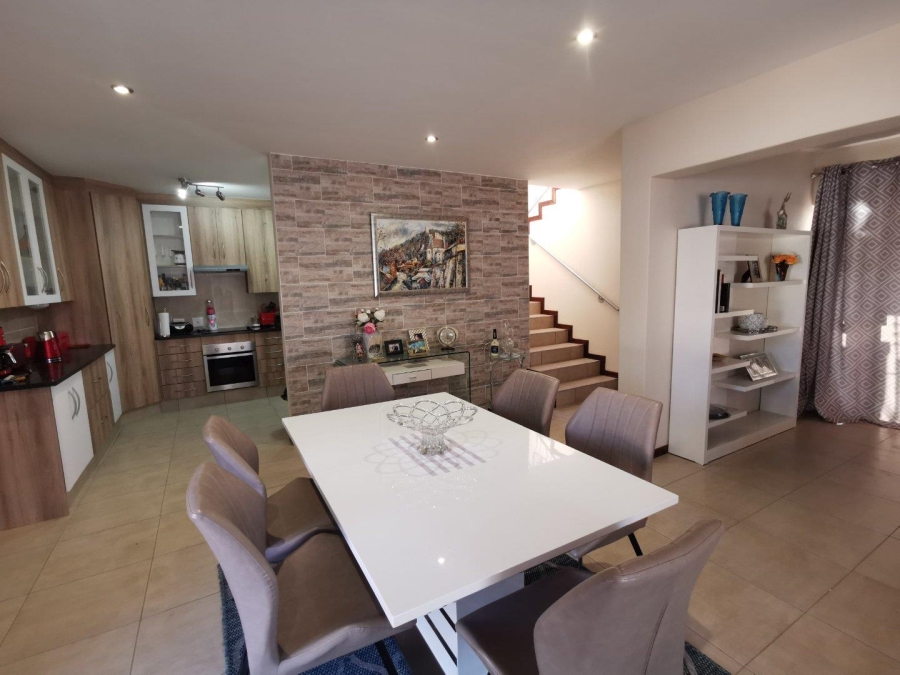 3 Bedroom Property for Sale in Van Der Hoff Park North West